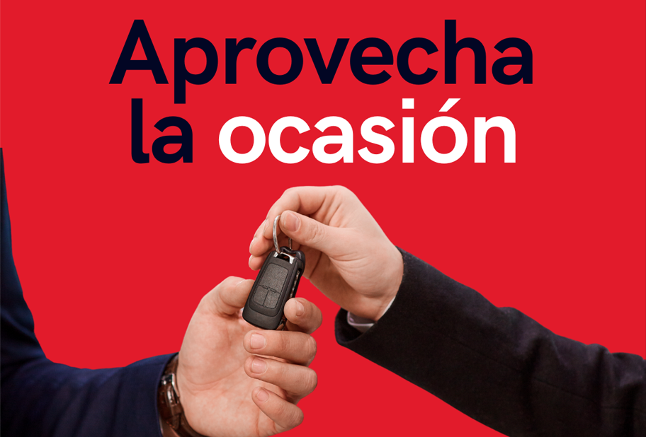 Una mano le da unas llaves de un coche a otra persona, con el texto de fondo "Aprovecha la ocasión"